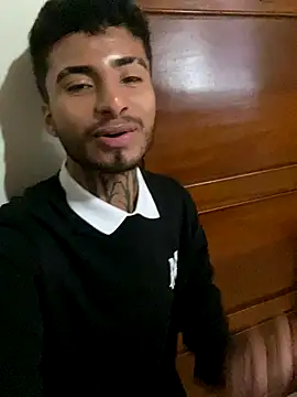 Snapshot of JuanCamiilo_66 chatting on November 16, 2025, 3:33 am JuanCamiilo 66 online show from November 16, 2025, 3:33 am