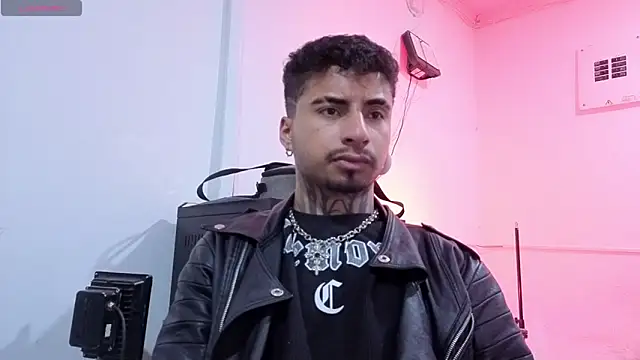 Snapshot of JuanCamiilo_66 chatting on June 11, 2026, 2:33 am JuanCamiilo 66 online show from June 11, 2026, 2:33 am
