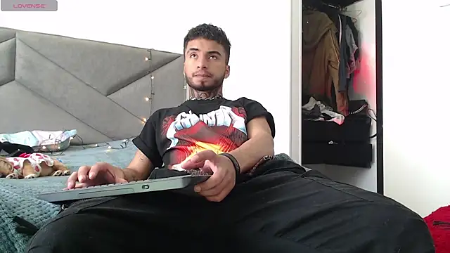 Snapshot of JuanCamiilo_66 chatting on March 10, 2025, 7:40 pm JuanCamiilo 66 online show from March 10, 2025, 7:40 pm
