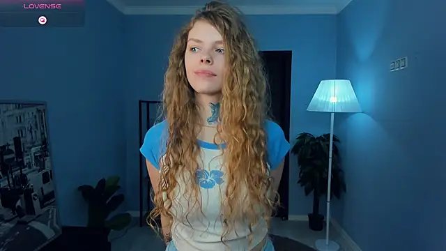 Snapshot of RayaNenlia chatting on February 3, 2026, 6:40 am RayaNenlia online show from February 3, 2026, 6:40 am