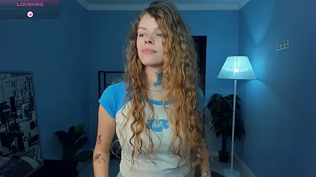 Snapshot of RayaNenlia chatting on February 3, 2026, 5:05 am RayaNenlia online show from February 3, 2026, 5:05 am