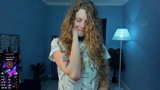 Snapshot of RayaNenlia chatting on February 15, 2026, 5:19 am RayaNenlia online show from February 15, 2026, 5:19 am