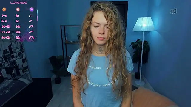 RayaNenlia online show from September 28, 2025, 5:03 am