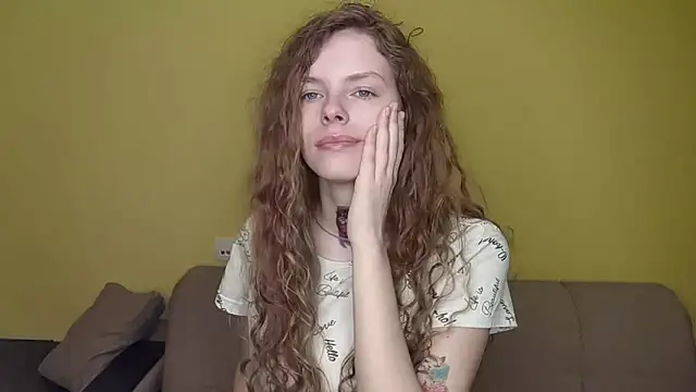 Snapshot of RayaNenlia chatting on March 2, 2026, 5:19 am RayaNenlia online show from March 2, 2026, 5:19 am