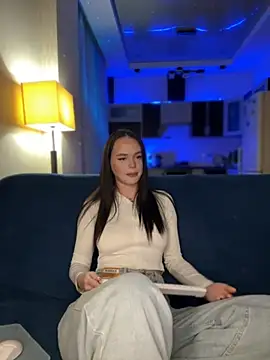 Snapshot of DinaTasty chatting on October 21, 2025, 7:02 pm DinaTasty online show from October 21, 2025, 7:02 pm