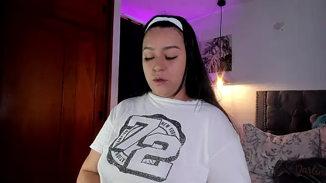 Melody bonnie online show from February 12, 2026, 11:43 am