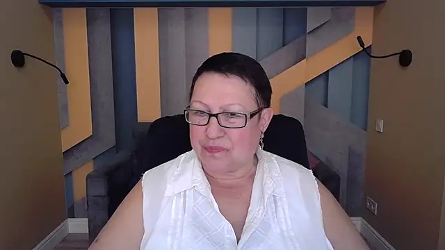 Snapshot of BarbaraTurners chatting on October 31, 2025, 7:32 pm BarbaraTurners online show from October 31, 2025, 7:32 pm