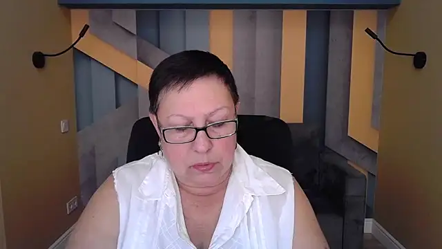 Snapshot of BarbaraTurners chatting on November 12, 2025, 7:29 pm BarbaraTurners online show from November 12, 2025, 7:29 pm