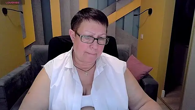 Snapshot of BarbaraTurners chatting on March 8, 2025, 12:55 am BarbaraTurners online show from March 8, 2025, 12:55 am