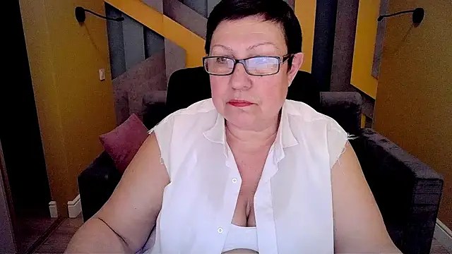 Snapshot of BarbaraTurners chatting on February 16, 2025, 6:21 pm BarbaraTurners online show from February 16, 2025, 6:21 pm