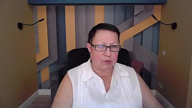 Snapshot of BarbaraTurners chatting on November 19, 2025, 7:25 pm BarbaraTurners online show from November 19, 2025, 7:25 pm