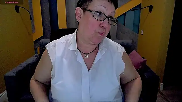 Snapshot of BarbaraTurners chatting on March 18, 2025, 12:40 am BarbaraTurners online show from March 18, 2025, 12:40 am