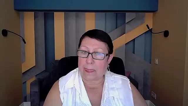 Snapshot of BarbaraTurners chatting on October 20, 2025, 6:19 pm BarbaraTurners online show from October 20, 2025, 6:19 pm