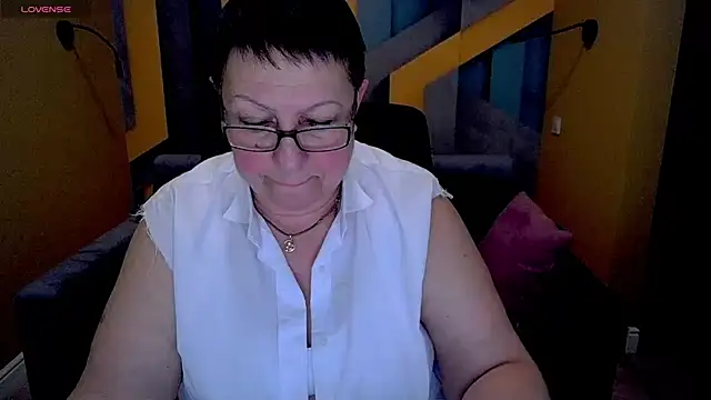 Snapshot of BarbaraTurners chatting on March 17, 2025, 6:32 pm BarbaraTurners online show from March 17, 2025, 6:32 pm