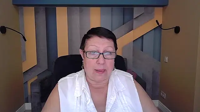 Snapshot of BarbaraTurners chatting on October 22, 2025, 6:40 pm BarbaraTurners online show from October 22, 2025, 6:40 pm