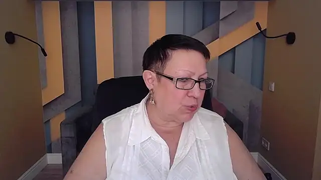 Snapshot of BarbaraTurners chatting on November 3, 2025, 7:28 pm BarbaraTurners online show from November 3, 2025, 7:28 pm