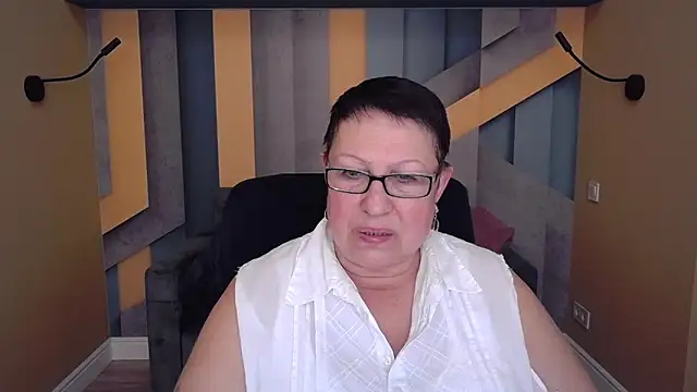 Snapshot of BarbaraTurners chatting on November 14, 2025, 7:39 pm BarbaraTurners online show from November 14, 2025, 7:39 pm