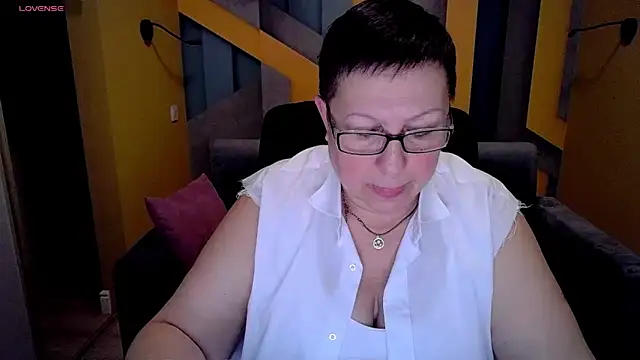 Snapshot of BarbaraTurners chatting on March 10, 2025, 6:45 pm BarbaraTurners online show from March 10, 2025, 6:45 pm