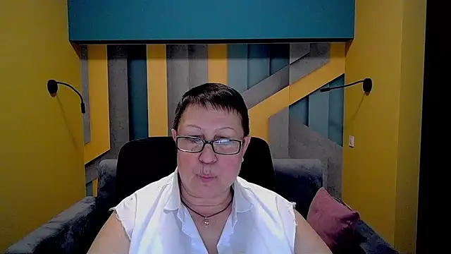 Snapshot of BarbaraTurners chatting on March 17, 2025, 12:42 am BarbaraTurners online show from March 17, 2025, 12:42 am