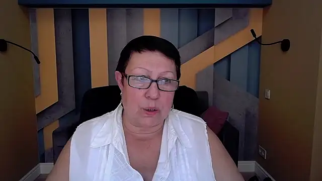 Snapshot of BarbaraTurners chatting on October 13, 2025, 6:53 pm BarbaraTurners online show from October 13, 2025, 6:53 pm