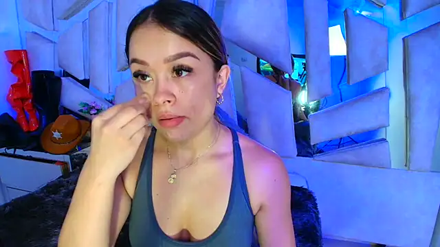 Snapshot of Natalyefoster chatting on February 19, 2026, 5:10 pm Natalyefoster online show from February 19, 2026, 5:10 pm