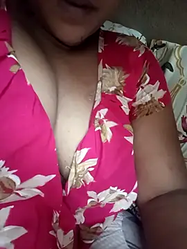 Snapshot of Priya_hotgirl23 chatting on October 1, 2025, 7:02 am Priya hotgirl23 online show from October 1, 2025, 7:02 am