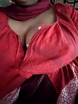 Snapshot of Priya_hotgirl23 chatting on October 6, 2025, 5:52 am Priya hotgirl23 online show from October 6, 2025, 5:52 am