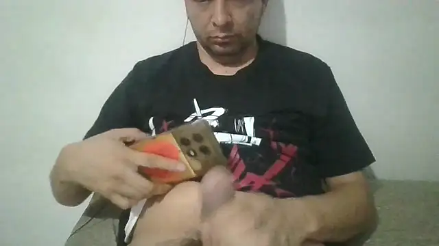 Snapshot of angeljz4 chatting on May 5, 2026, 4:26 am angeljz4 online show from May 5, 2026, 4:26 am