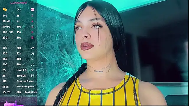 Snapshot of Emmaa_Saenz_ chatting on October 8, 2025, 10:32 pm Emmaa Saenz online show from October 8, 2025, 10:32 pm