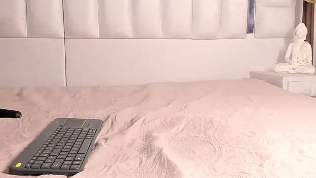 Snapshot of im_tyra chatting on February 26, 2026, 4:45 am im tyra online show from February 26, 2026, 4:45 am