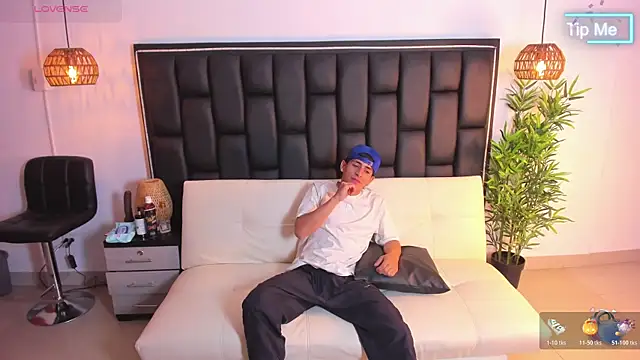 Crazy nigth01 online show from October 25, 2025, 2:22 am