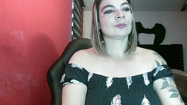 charlotedoll online show from February 15, 2026, 9:25 pm