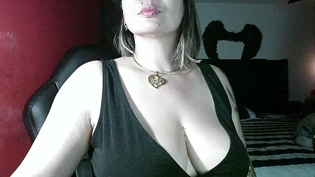 charlotedoll online show from February 11, 2026, 1:38 am