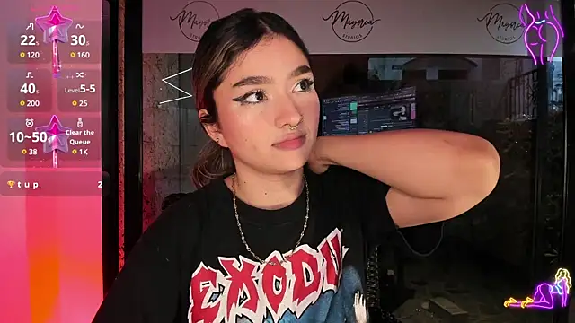 Snapshot of Arianavillada chatting on March 17, 2025, 3:14 am Arianavillada online show from March 17, 2025, 3:14 am