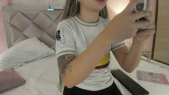 Snapshot of Arianavillada chatting on September 10, 2025, 3:16 am Arianavillada online show from September 10, 2025, 3:16 am