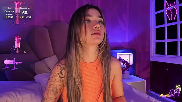 Snapshot of Arianavillada chatting on February 26, 2025, 3:25 am Arianavillada online show from February 26, 2025, 3:25 am