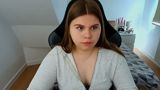 Snapshot of AbbyPleasure chatting on May 17, 2026, 8:58 am AbbyPleasure online show from May 17, 2026, 8:58 am