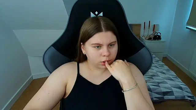 Snapshot of AbbyPleasure chatting on June 3, 2026, 2:33 pm AbbyPleasure online show from June 3, 2026, 2:33 pm