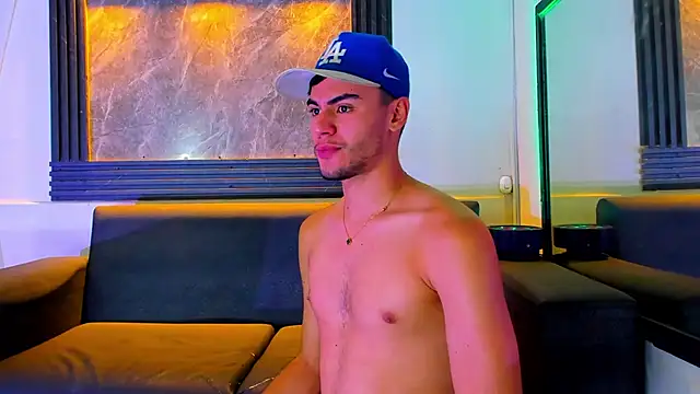 liam genner  online show from November 15, 2025, 8:13 pm