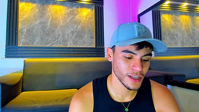 liam genner  online show from November 3, 2025, 8:12 pm