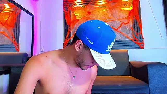 liam genner  online show from October 27, 2025, 8:10 pm