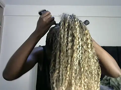 thicky anncy online show from October 4, 2025, 11:39 pm