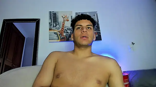 Snapshot of Curlblue chatting on February 20, 2025, 12:19 am Curlblue online show from February 20, 2025, 12:19 am