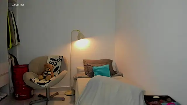 Snapshot of Curlblue chatting on October 28, 2025, 6:56 am Curlblue online show from October 28, 2025, 6:56 am