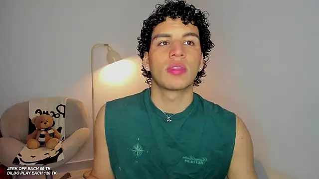 Snapshot of Curlblue chatting on October 29, 2025, 11:42 am Curlblue online show from October 29, 2025, 11:42 am