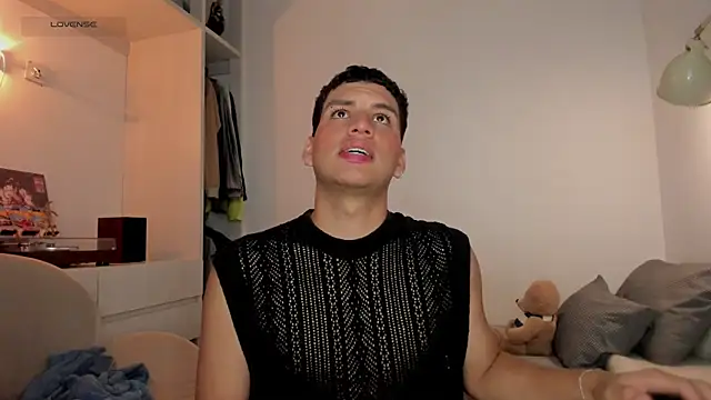 Curlblue online show from April 12, 2026, 1:42 am