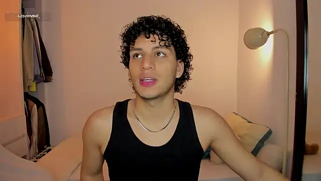 Snapshot of Curlblue chatting on November 24, 2025, 8:36 am Curlblue online show from November 24, 2025, 8:36 am