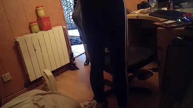 Lia Y PatrickX online show from February 11, 2025, 5:29 pm