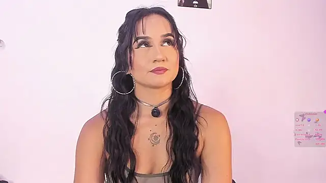 Snapshot of Maggie_1 chatting on November 12, 2025, 9:40 pm Maggie 1 online show from November 12, 2025, 9:40 pm