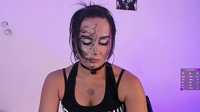 Snapshot of Maggie_1 chatting on October 29, 2025, 12:31 am Maggie 1 online show from October 29, 2025, 12:31 am